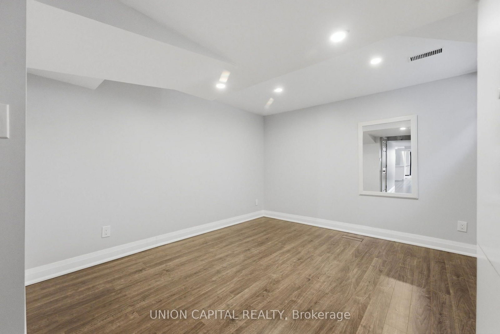 33 Eakin Mill Road • Markham, ON photo 37