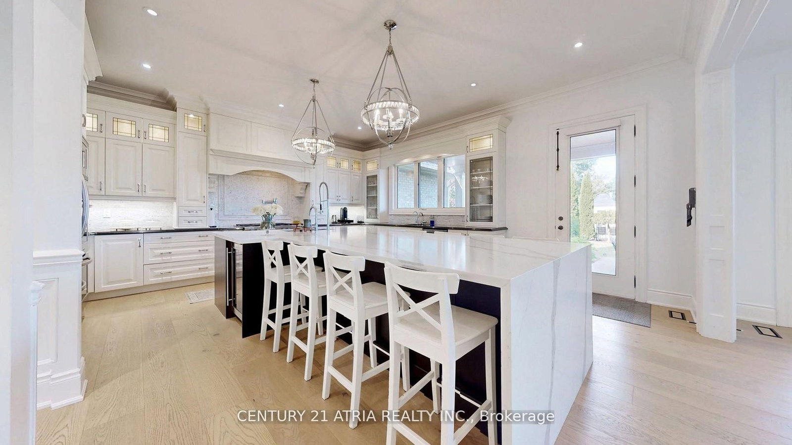 111 Lake Woods Drive • Whitchurch-Stouffville, ON photo 12