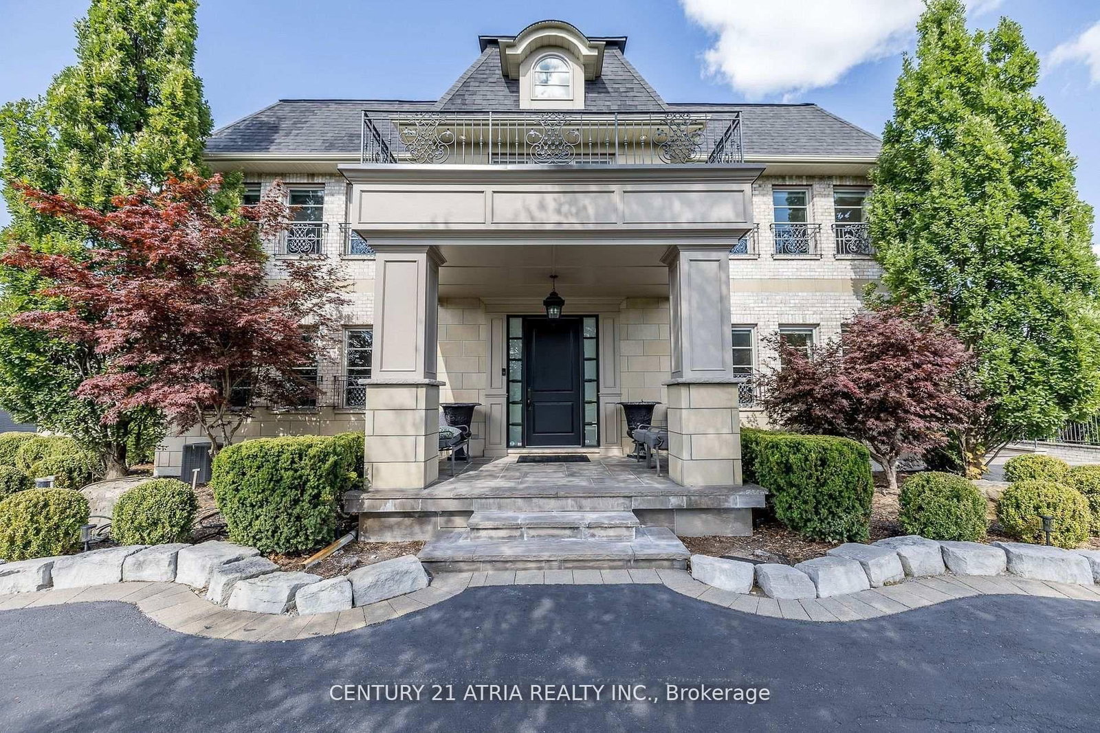 111 Lake Woods Drive • Whitchurch-Stouffville, ON photo 4