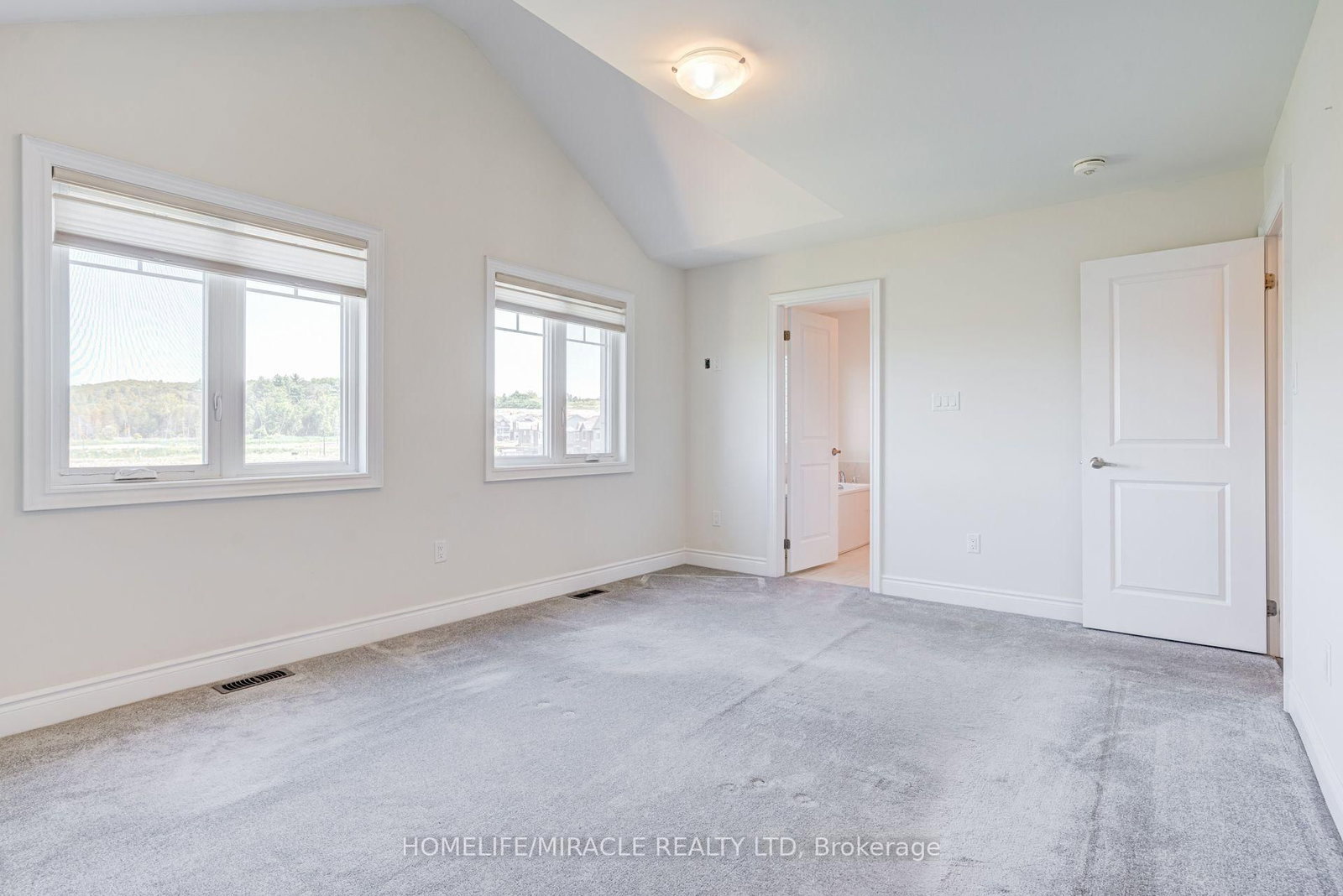 25 Lorne Thomas Place • New Tecumseth, ON photo 19