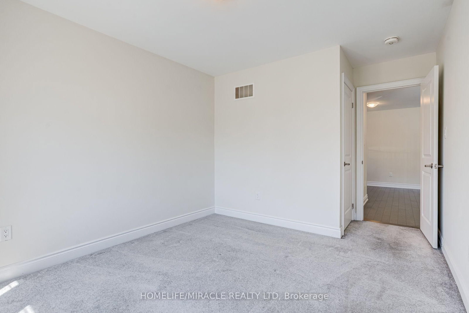 25 Lorne Thomas Place • New Tecumseth, ON photo 30
