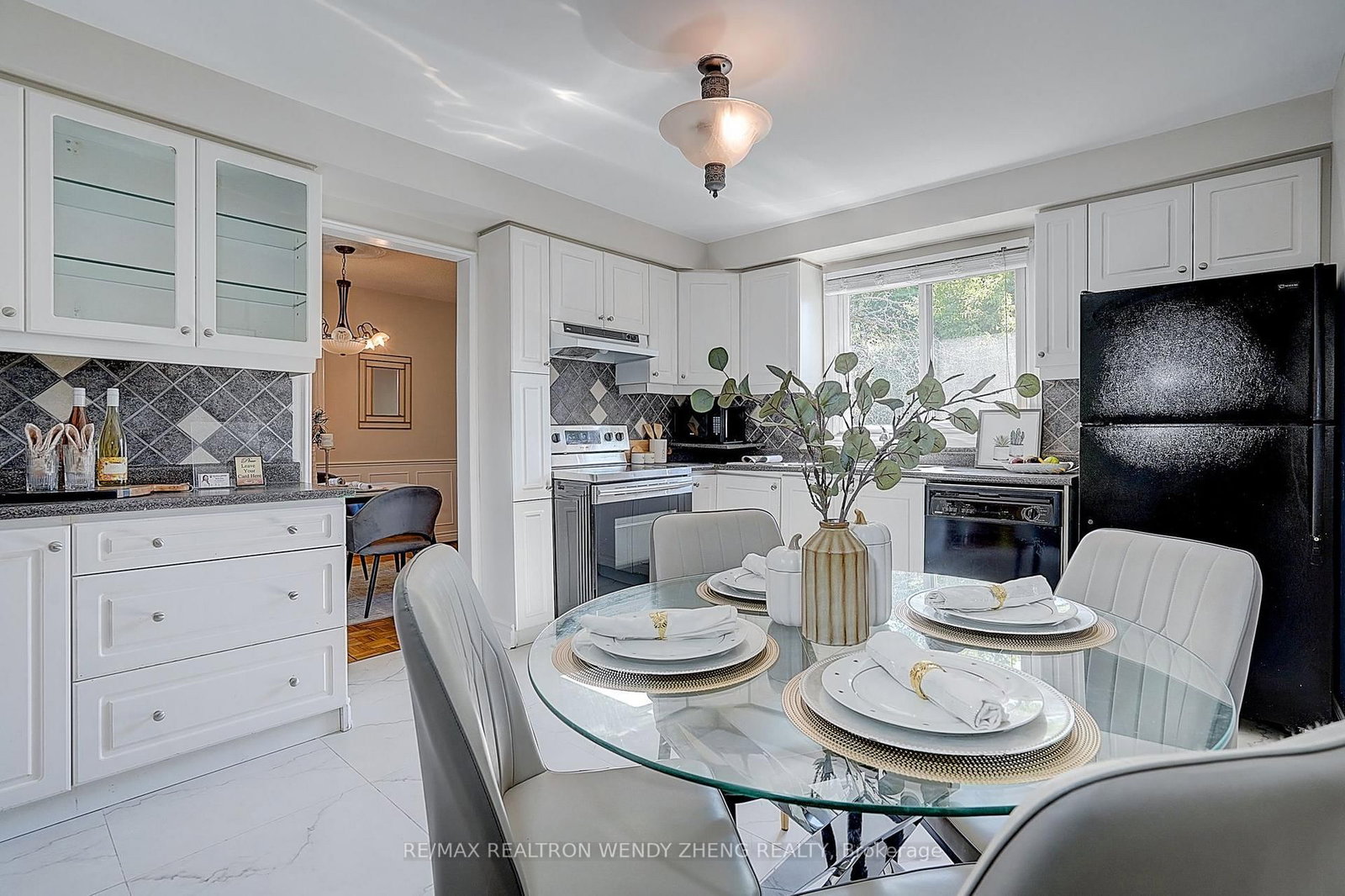 118 Henderson Avenue • Markham, ON photo 10
