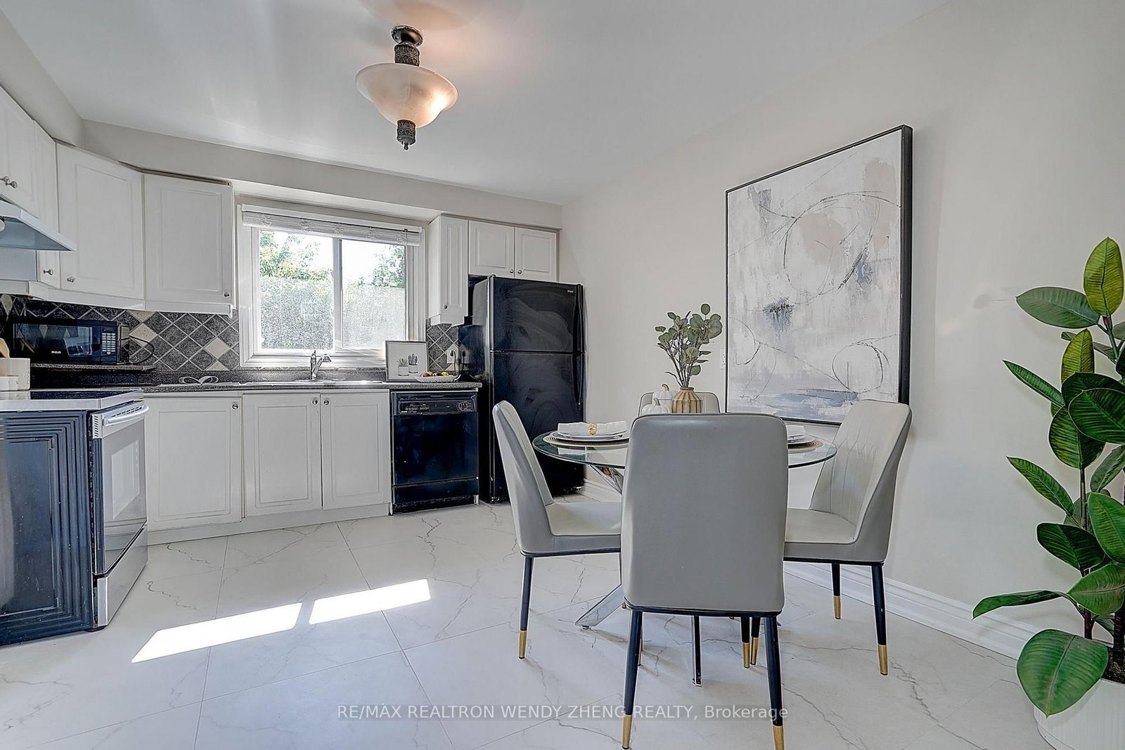 118 Henderson Avenue • Markham, ON photo 11