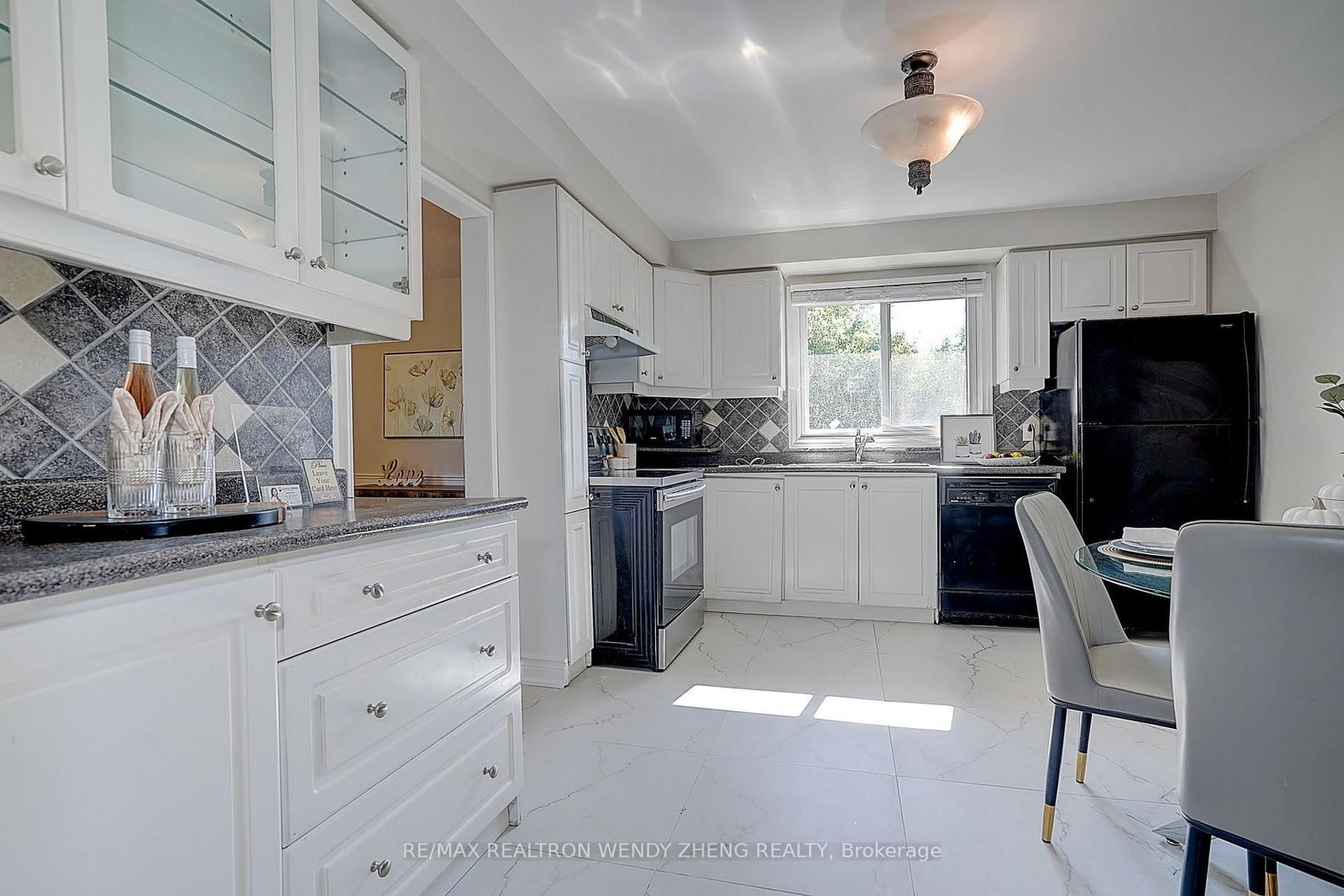 118 Henderson Avenue • Markham, ON photo 12