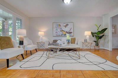 118 Henderson Avenue • Markham, ON photo 2