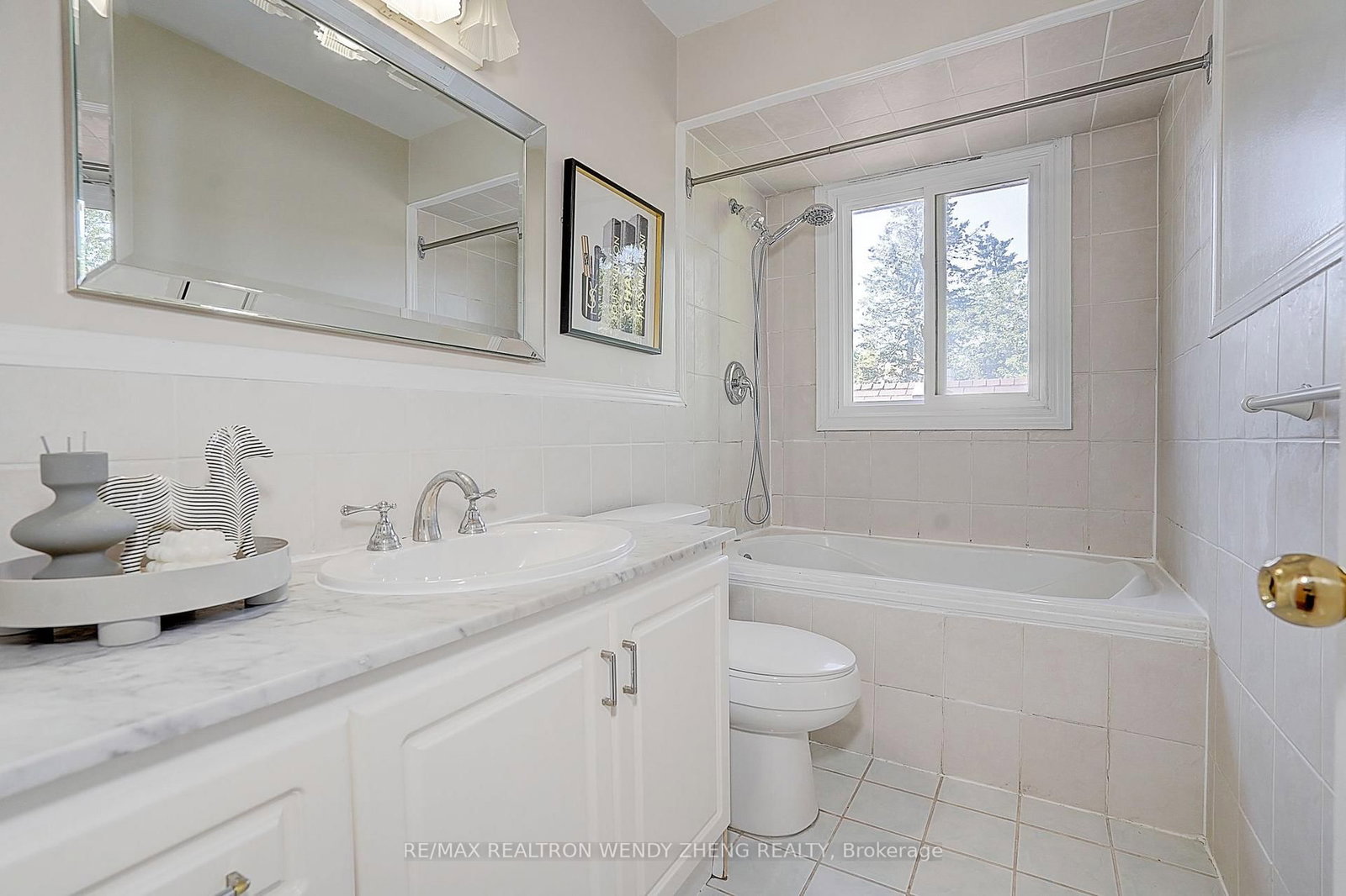 118 Henderson Avenue • Markham, ON photo 21
