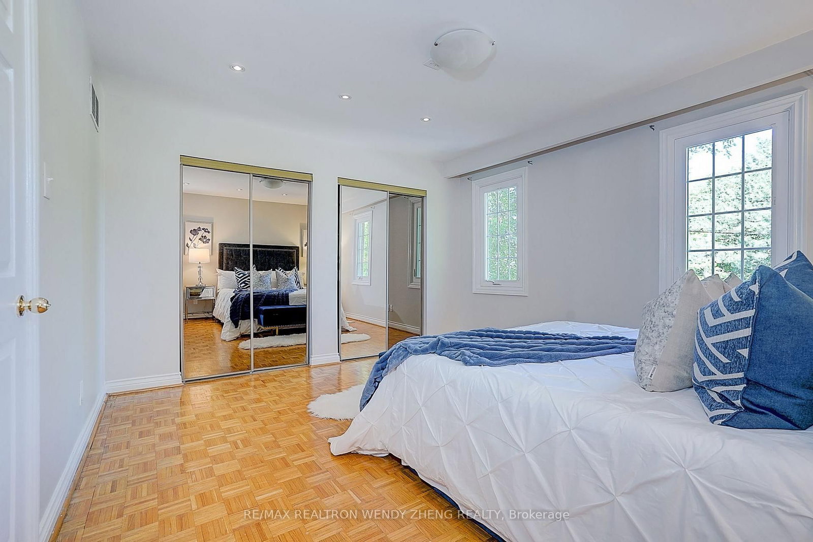 118 Henderson Avenue • Markham, ON photo 24