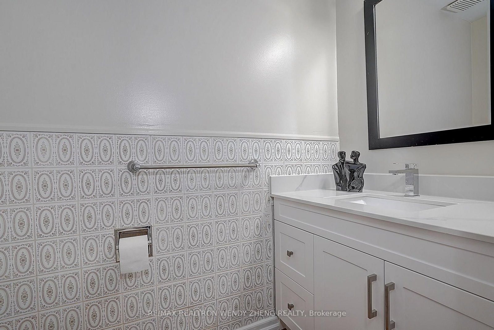118 Henderson Avenue • Markham, ON photo 31