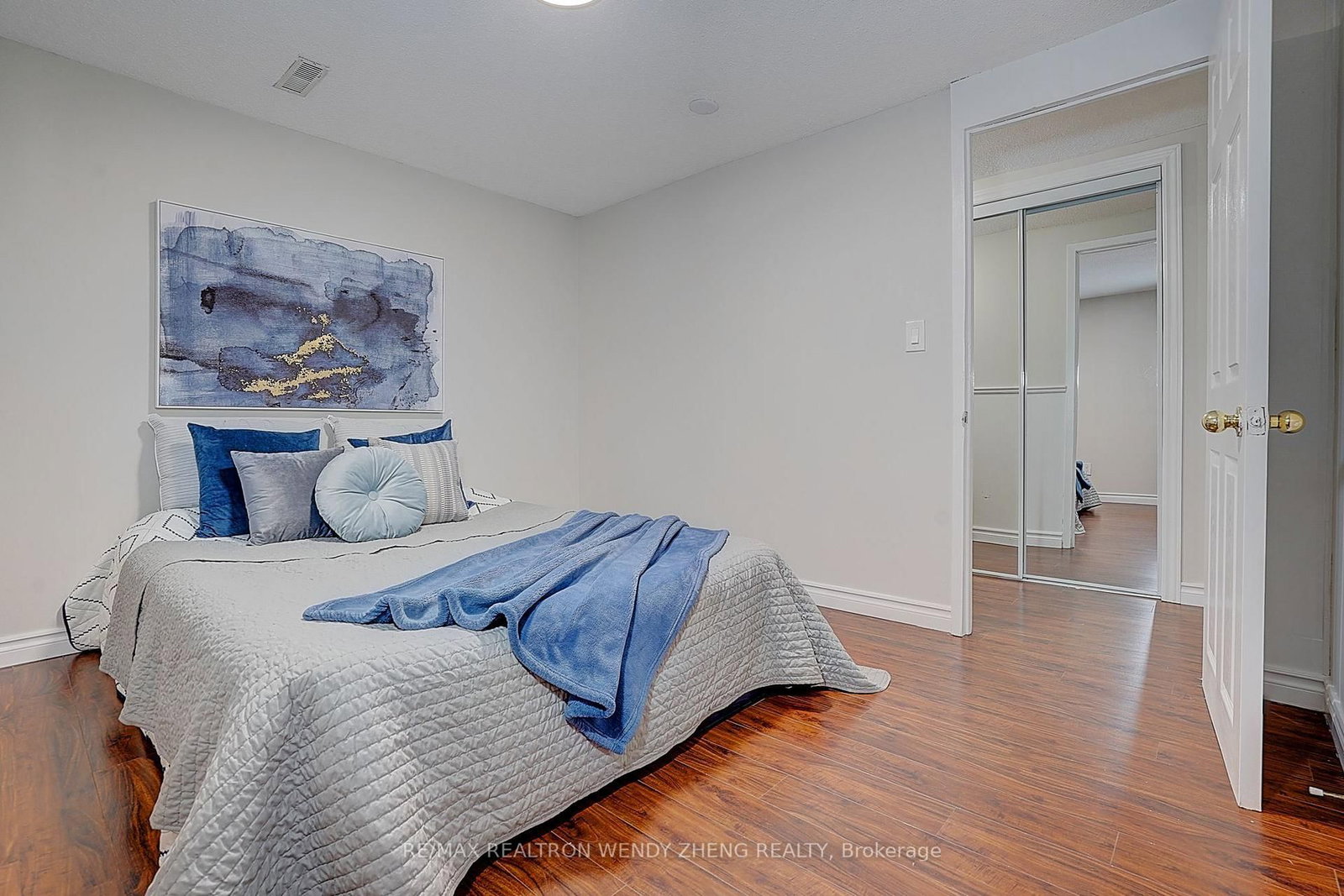 118 Henderson Avenue • Markham, ON photo 36