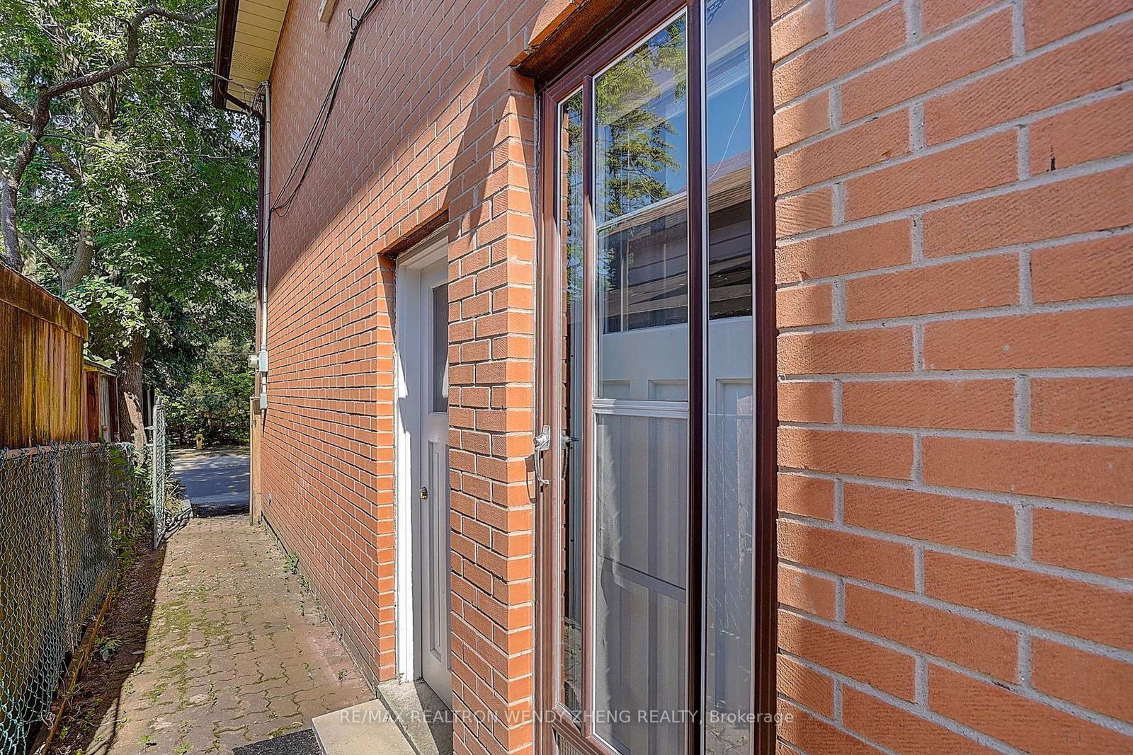 118 Henderson Avenue • Markham, ON photo 45