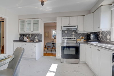 118 Henderson Avenue • Markham, ON photo 7