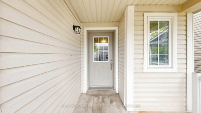 31 Laurendale Avenue • Georgina, ON photo 4