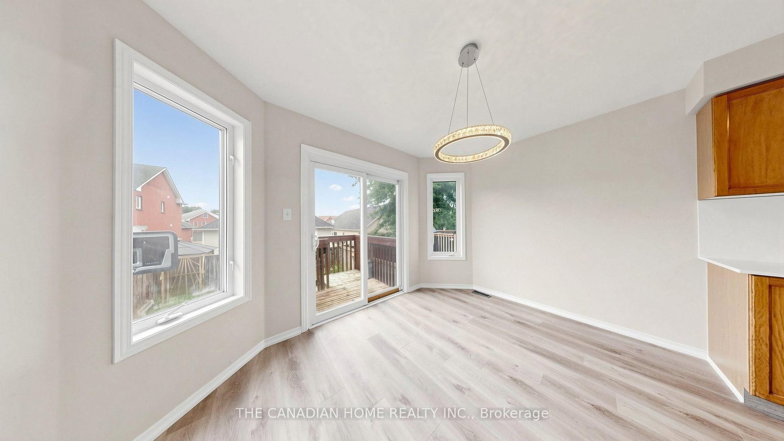 31 Laurendale Avenue • Georgina, ON photo 6