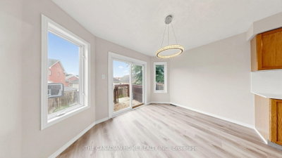 31 Laurendale Avenue • Georgina, ON photo 6