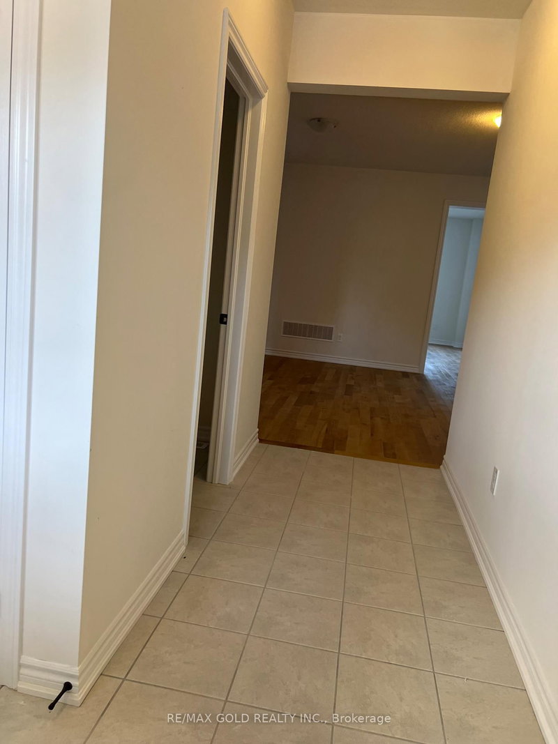 4 Lawrence D. Pridham Avenue