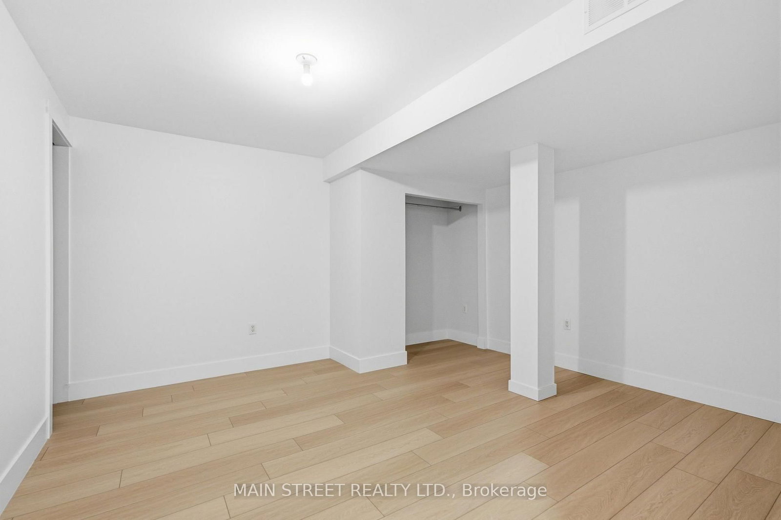 90 Four Seasons Crescent • Newmarket, ON photo 21