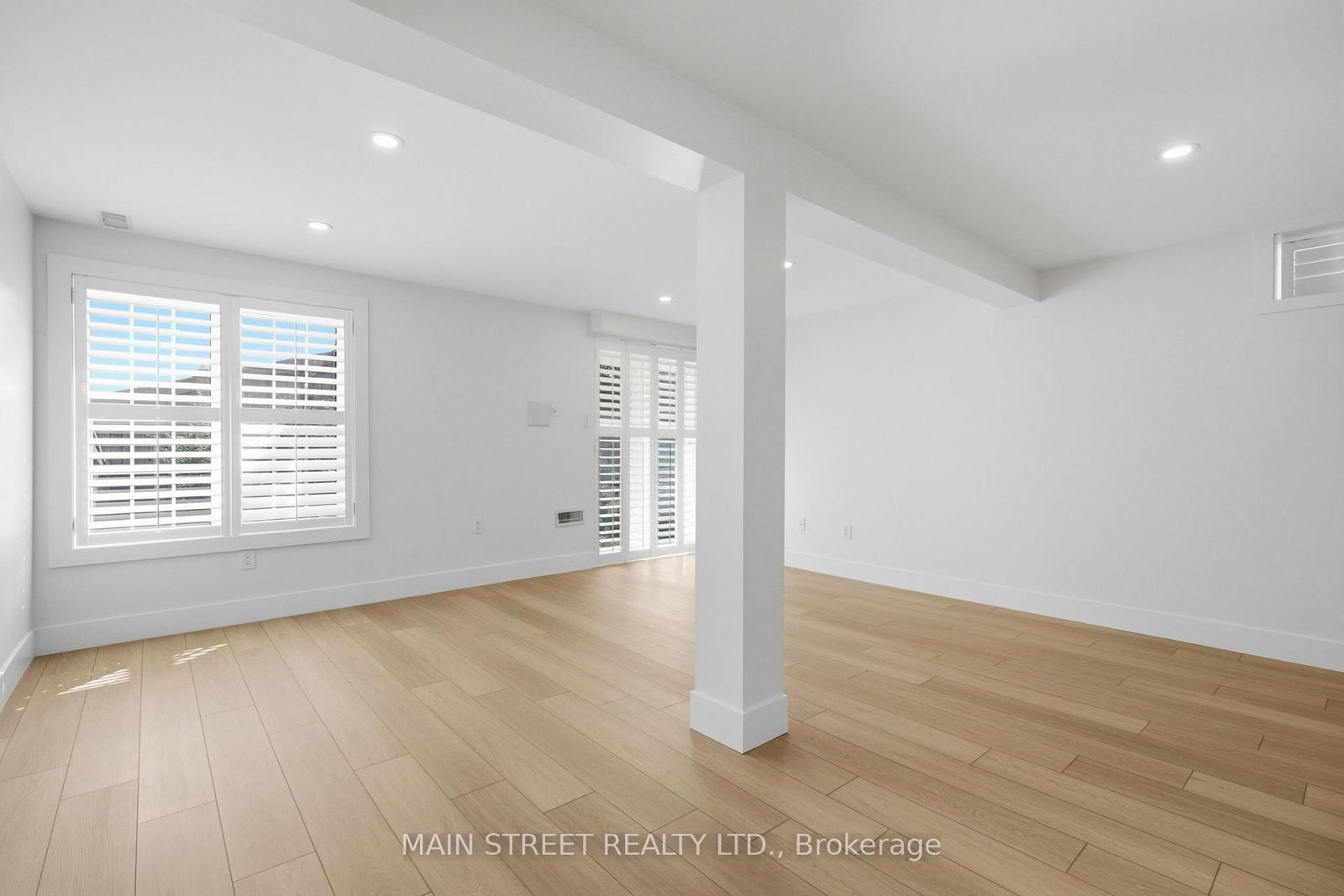 90 Four Seasons Crescent • Newmarket, ON photo 23