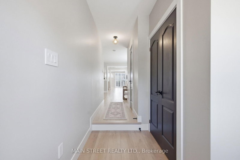 90 Four Seasons Crescent