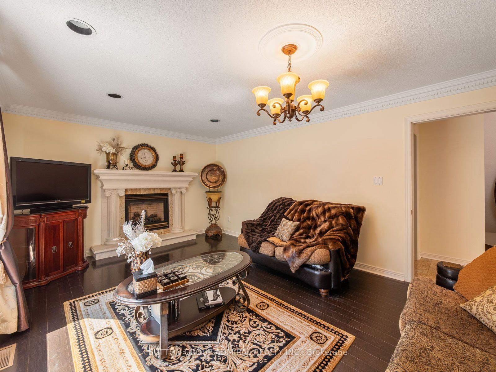 91 Robinwood Trail • Vaughan, ON photo 13