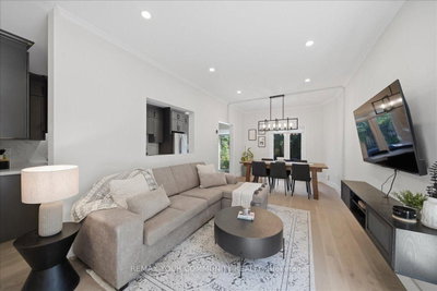 91 Downey Circle • Aurora, ON photo 4