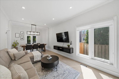 91 Downey Circle • Aurora, ON photo 5