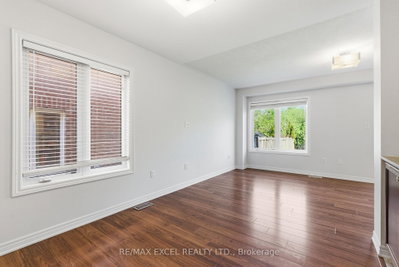 65 Northwest Passage • Whitchurch-Stouffville, ON photo 5