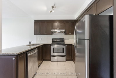 65 Northwest Passage • Whitchurch-Stouffville, ON photo 8
