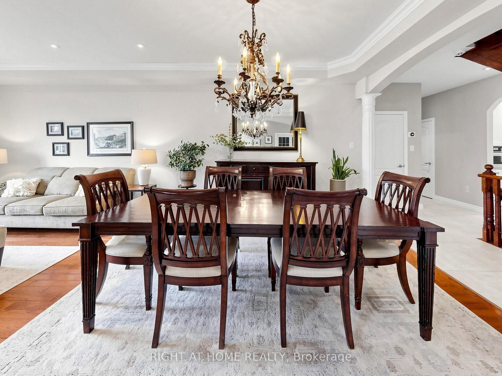 32 Lake Forest Drive • Richmond Hill, ON photo 12