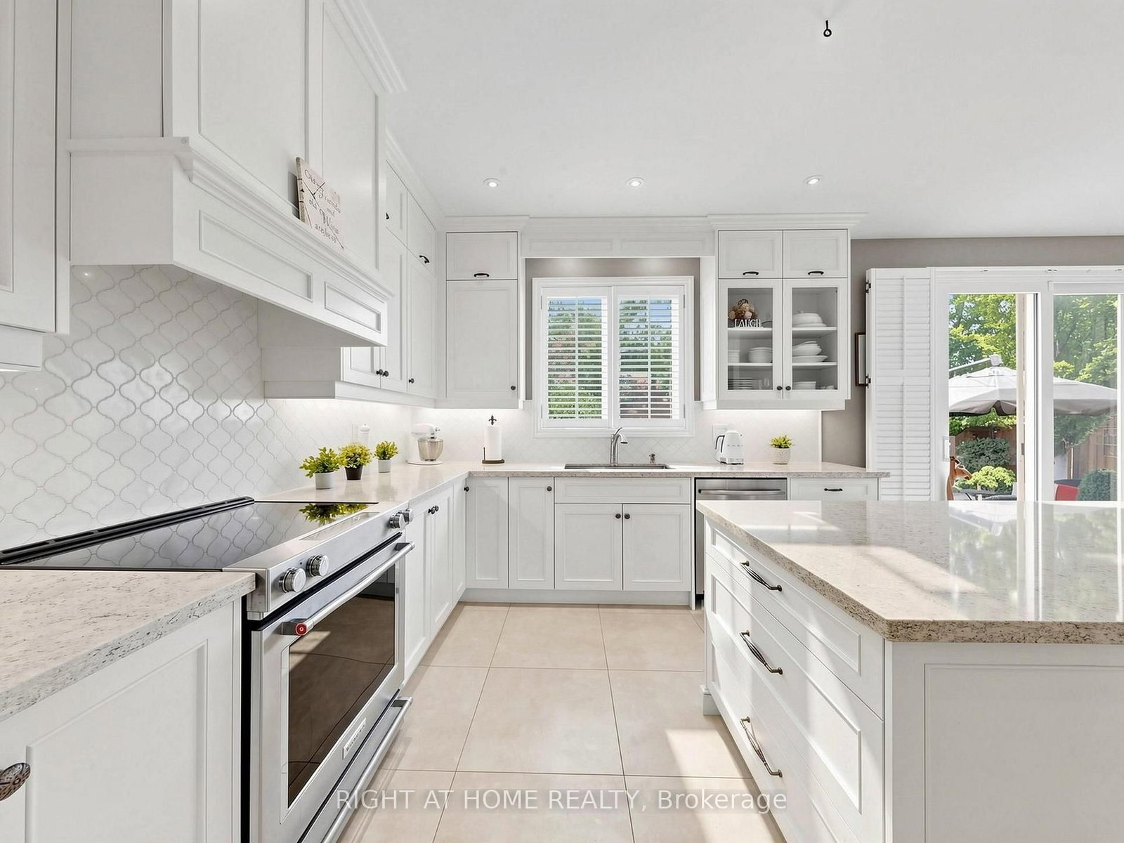 32 Lake Forest Drive • Richmond Hill, ON photo 17