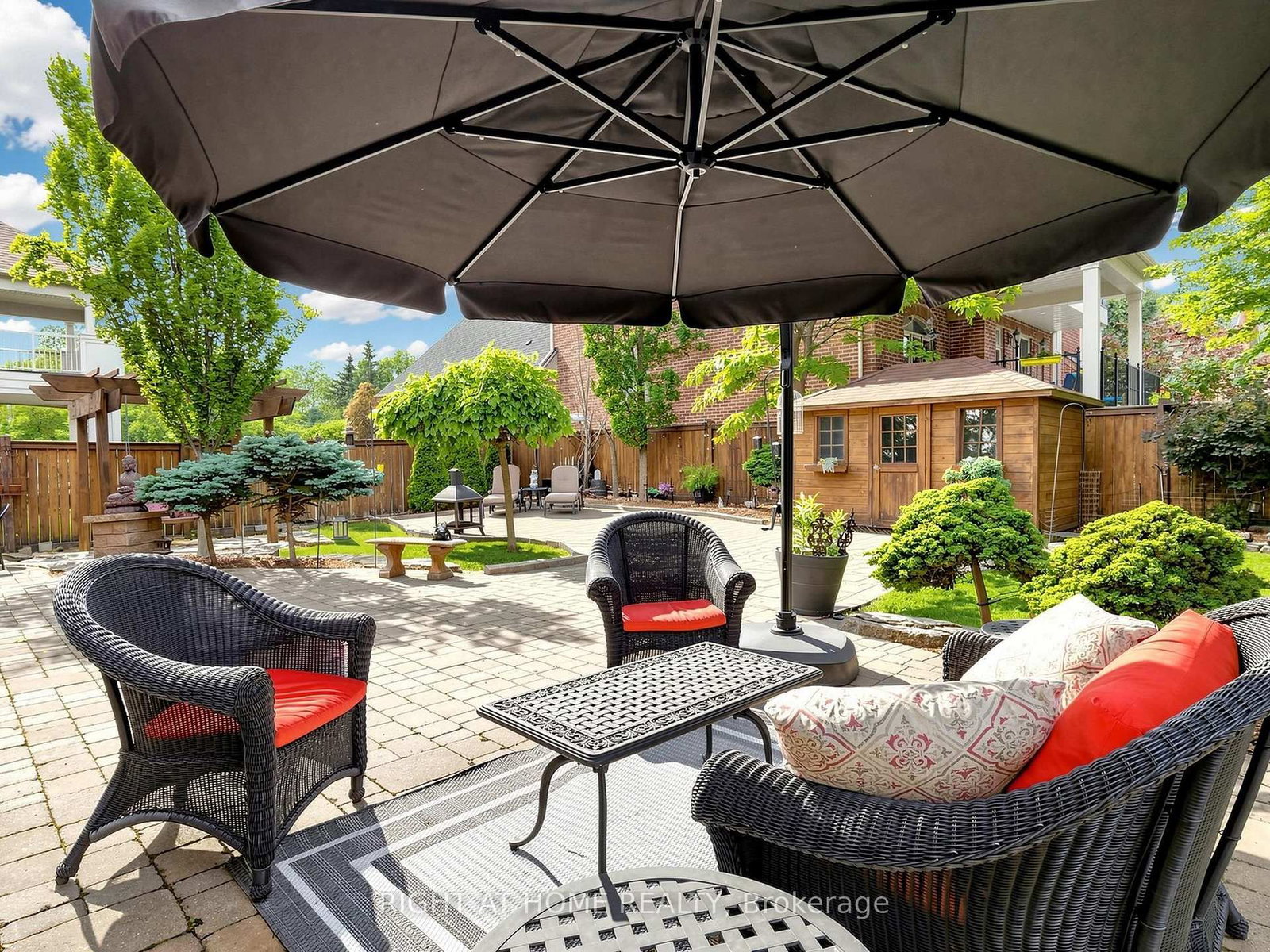 32 Lake Forest Drive • Richmond Hill, ON photo 35