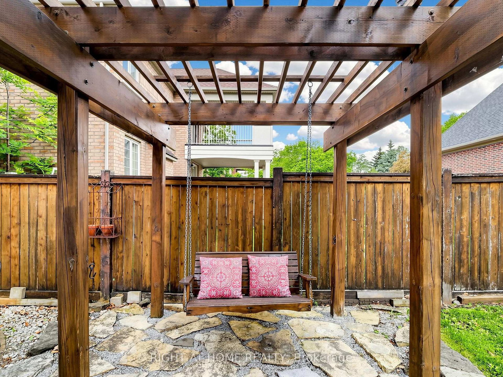 32 Lake Forest Drive • Richmond Hill, ON photo 39