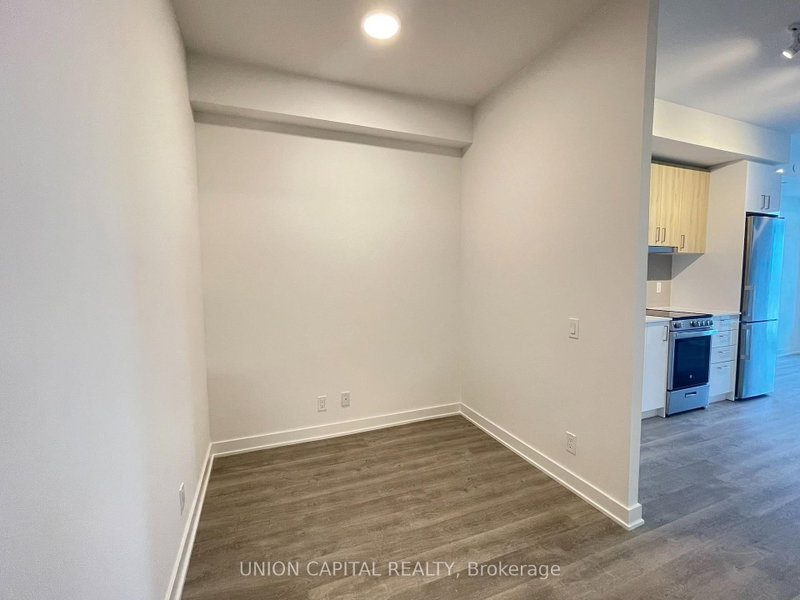 1403 - 50 Upper Mall Way
