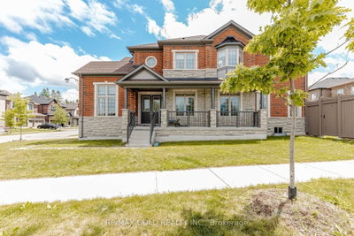 53 Betty May Crescent • East Gwillimbury, ON photo 3