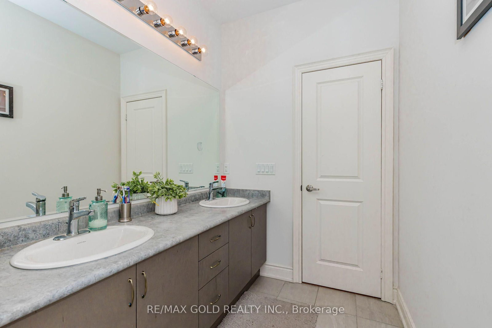 53 Betty May Crescent • East Gwillimbury, ON photo 31