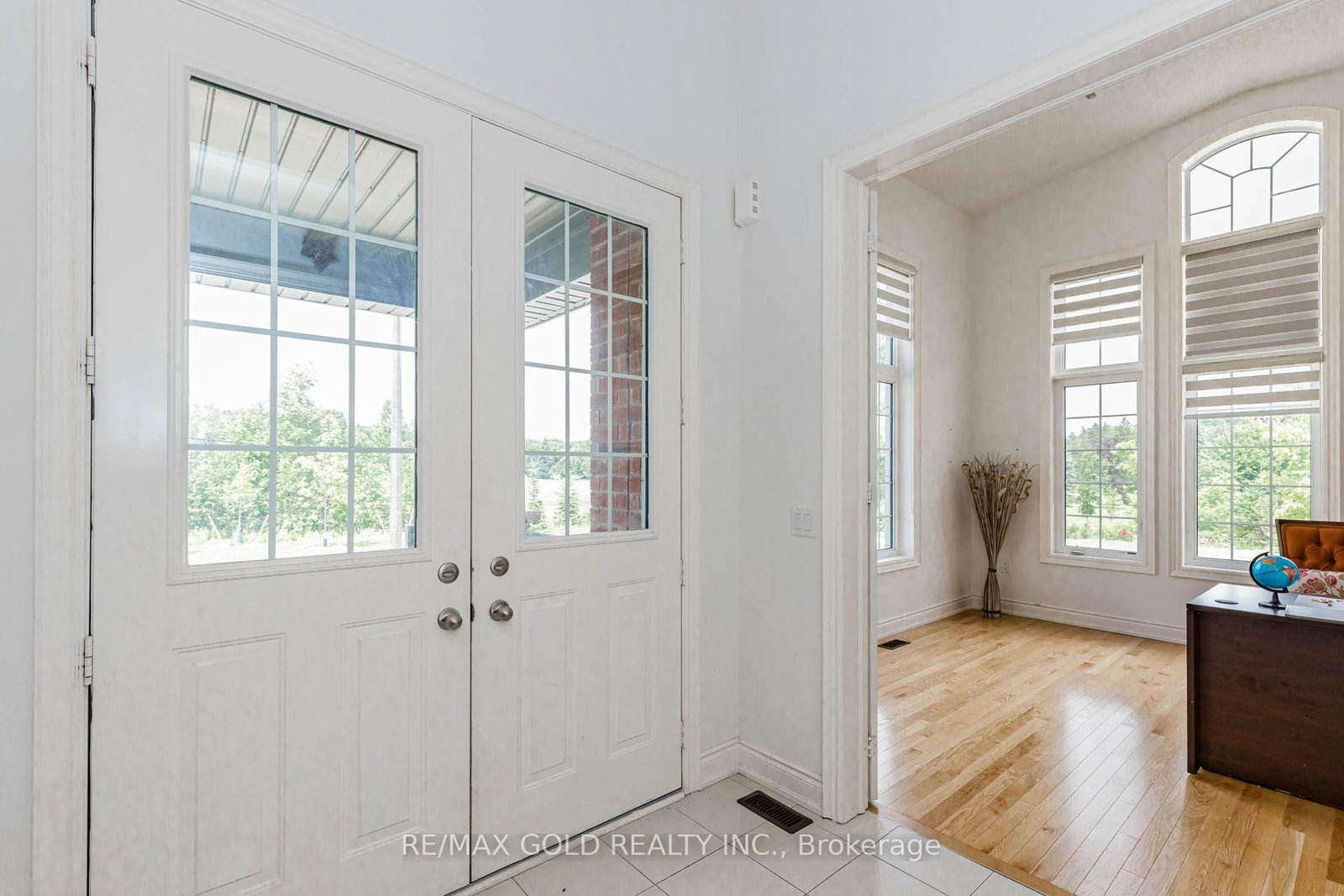 53 Betty May Crescent • East Gwillimbury, ON photo 6