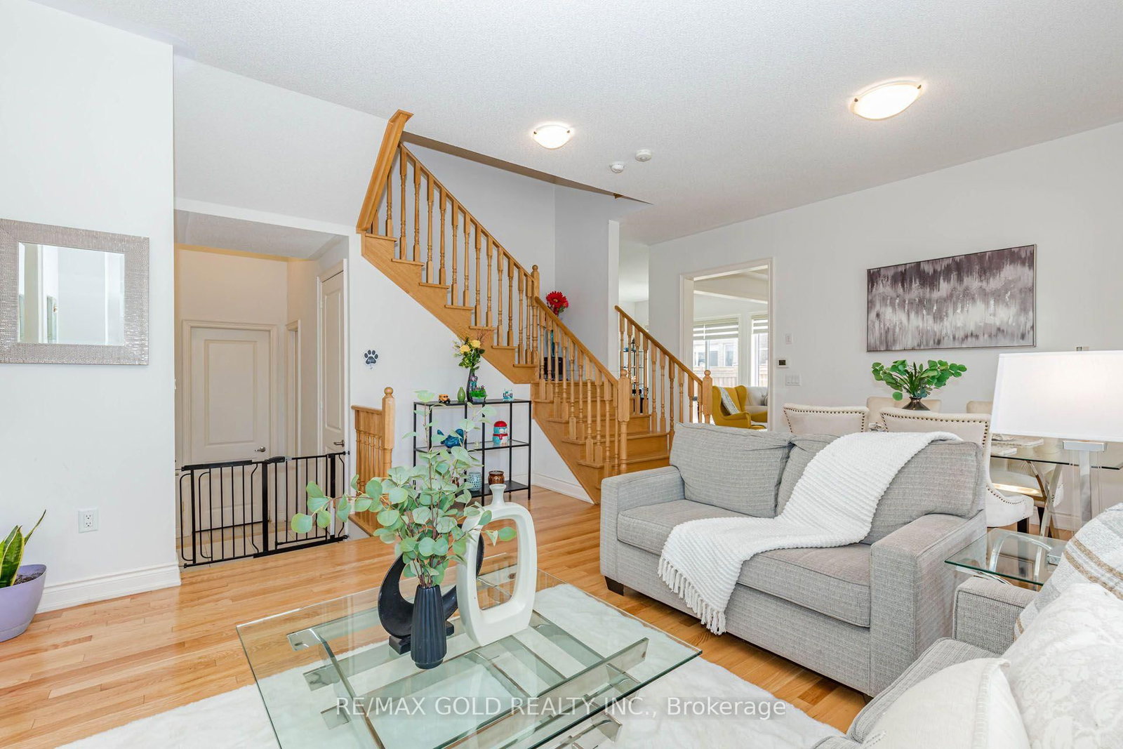 53 Betty May Crescent • East Gwillimbury, ON photo 9