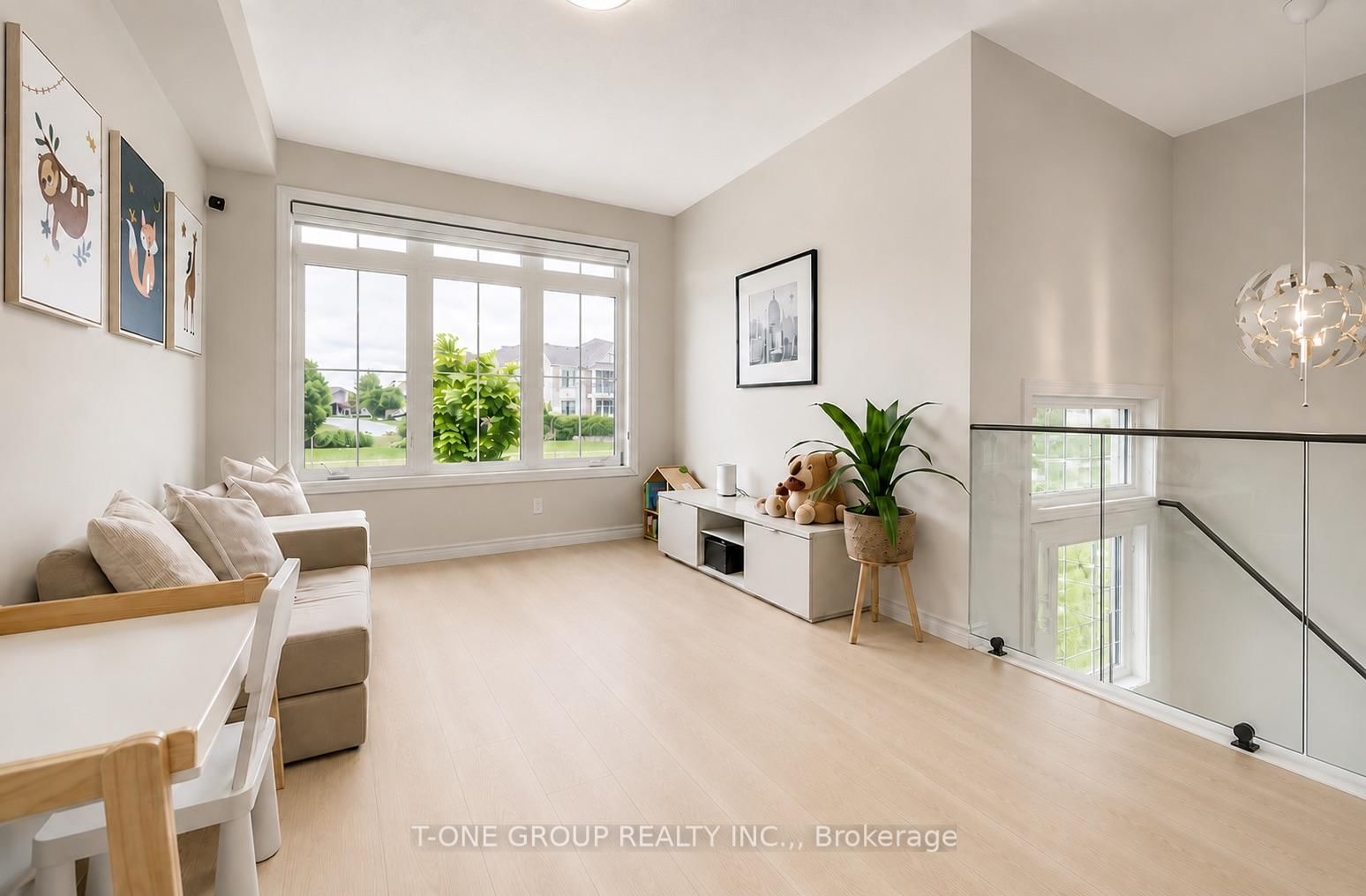 27 Sharbot Lane • Markham, ON photo 1