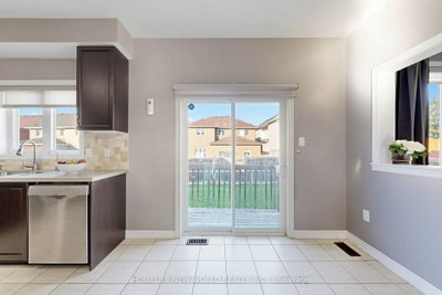 20 Pineforest Place • Markham, ON photo 8