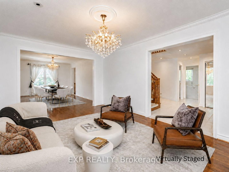 5 Hyde Park Drive