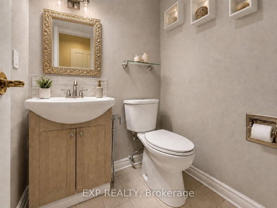 5 Hyde Park Drive • Richmond Hill, ON photo 8