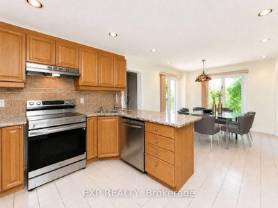 5 Hyde Park Drive • Richmond Hill, ON photo 9