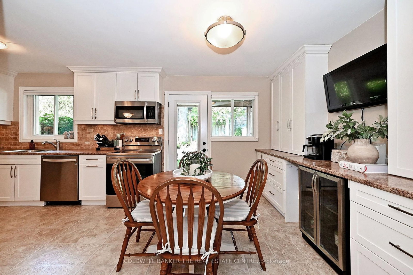 140 Lundy's Lane • Newmarket, ON photo 10