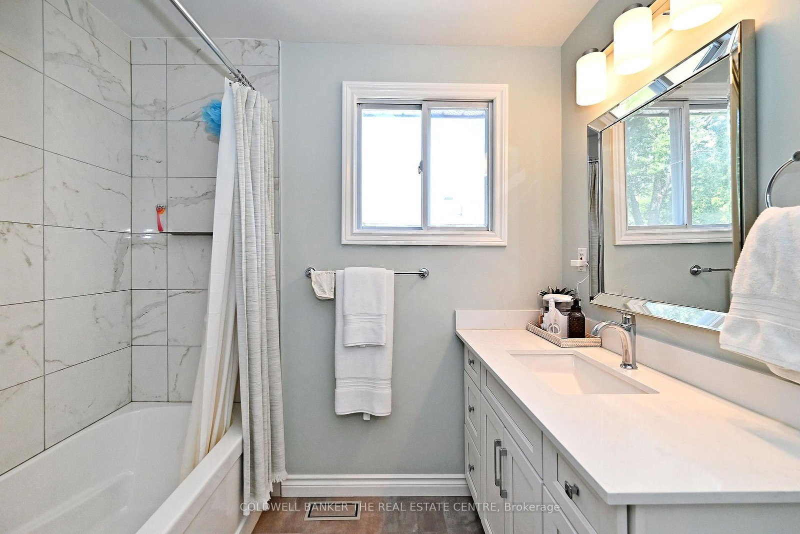 140 Lundy's Lane • Newmarket, ON photo 33
