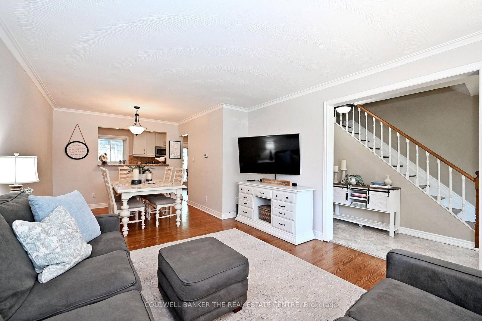 140 Lundy's Lane • Newmarket, ON photo 6