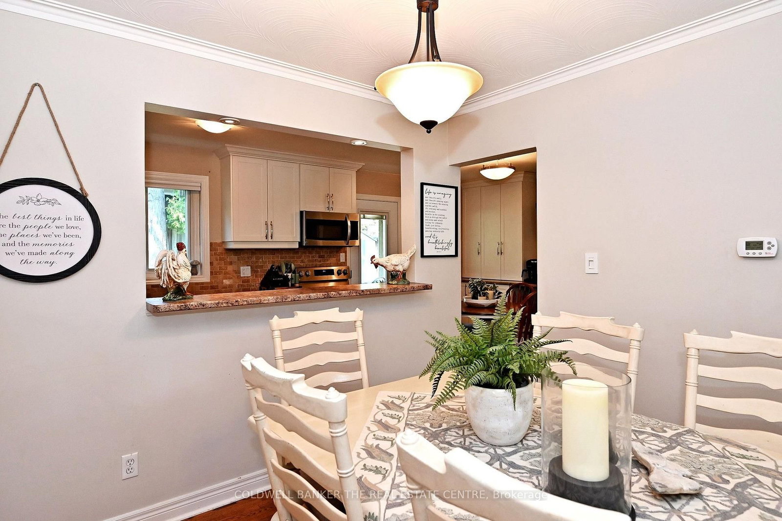 140 Lundy's Lane • Newmarket, ON photo 9