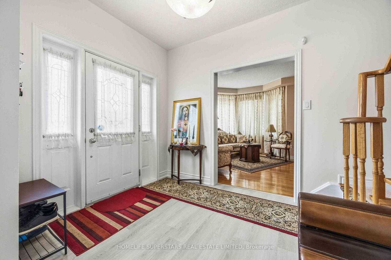 Listing Image 4
