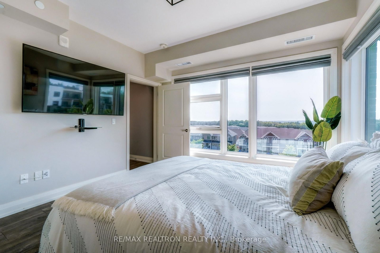 555 William Graham Drive • #331 • Aurora, ON photo 27