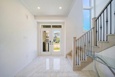 194 Boundary Boulevard • Whitchurch-Stouffville, ON photo 4