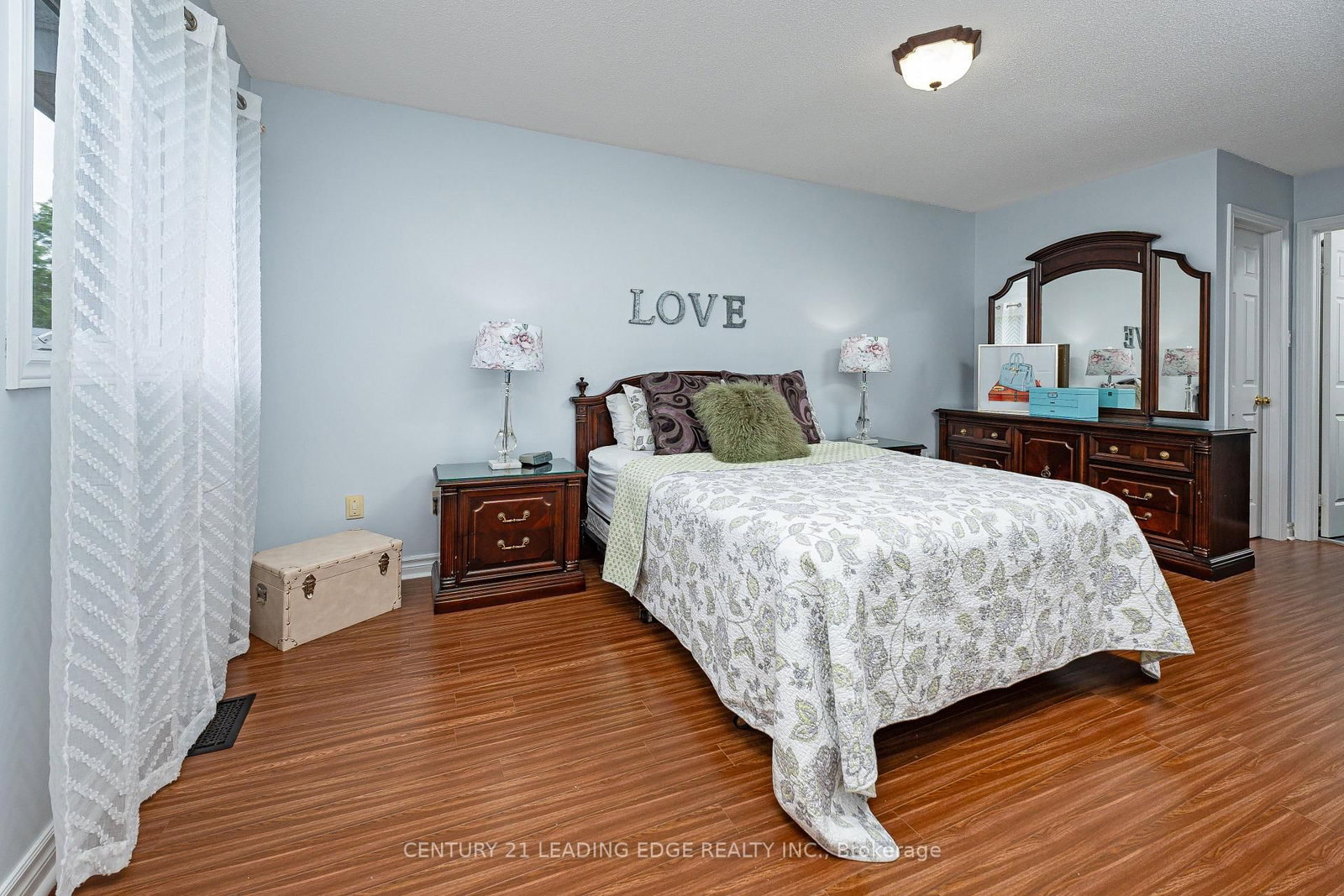 822 Surin Court • Newmarket, ON photo 15