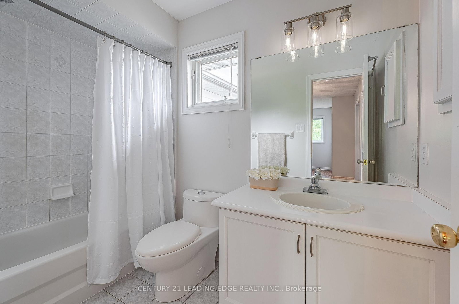 822 Surin Court • Newmarket, ON photo 20